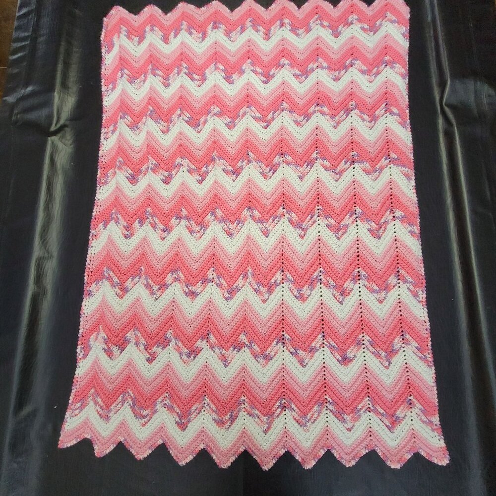 Crochet Crocheted Lap Blanket Afghan‎ Throw Zig Zag Chevron Pink Baby Yarn